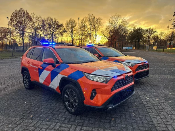Toyota RAV4 met XPERT SL lichtbalk, blauwe signalering en Marelko opbouw voor Reddingsbrigade