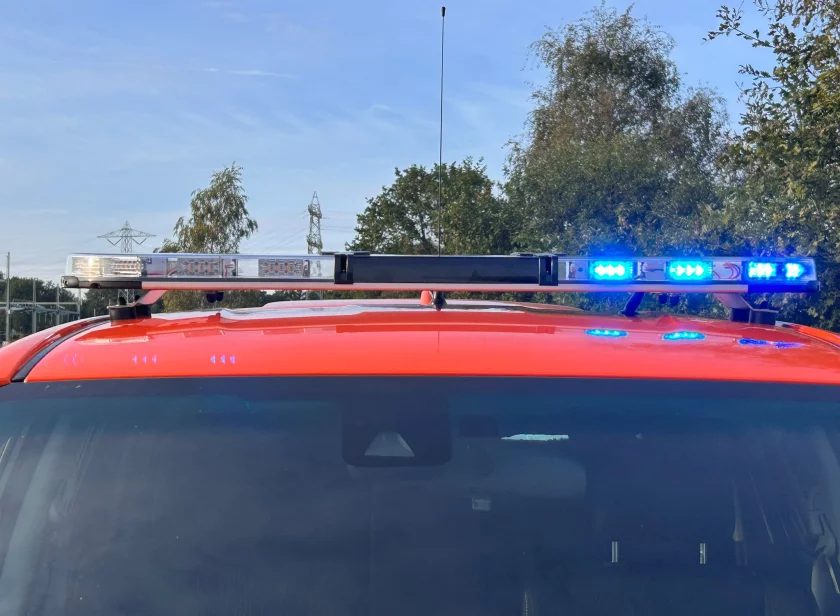 Haztec Xpert SL dakset met blauwe signalering op rood voertuig van Marelko