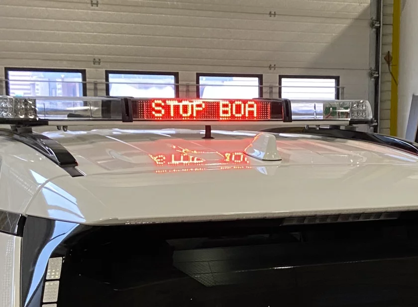 Haztec Xpert dakset met STOP BORD matrixtekst op voertuig van Marelko