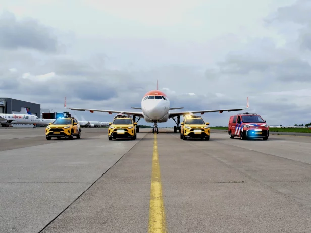 Door Marelko opgebouwde voertuigen bij Airport Maastricht - Aachen