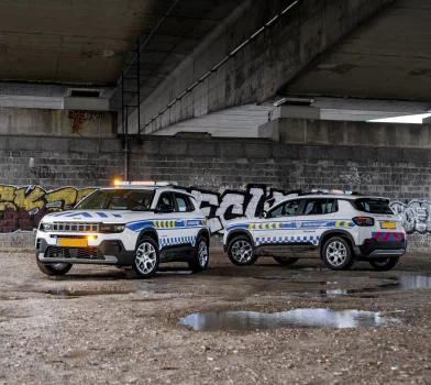 Elektrische Jeep Avengers handhavingsvoertuig Gemeente Maasgouw met Xpert dakset